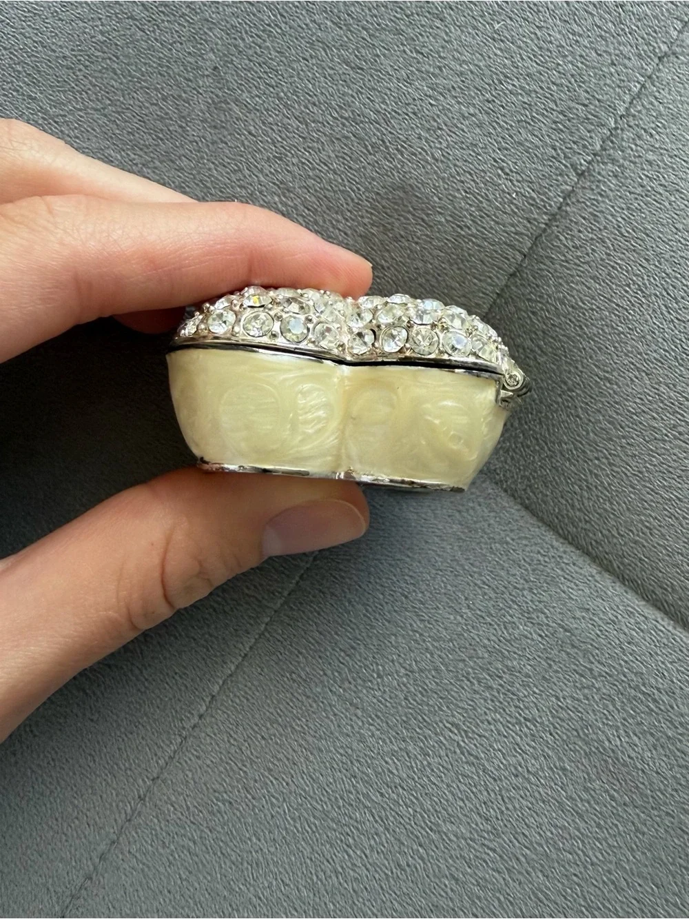 Vintage Crystal Heart Trinket Box - Silver Sparkle